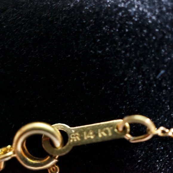 14k Yellow Gold Jade Necklace & Earrings Set - Picture 4 of 4